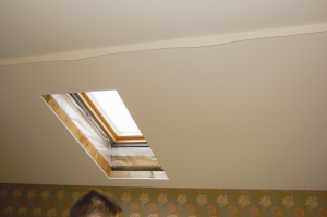 KAMBARYS SU VELUX LANGU